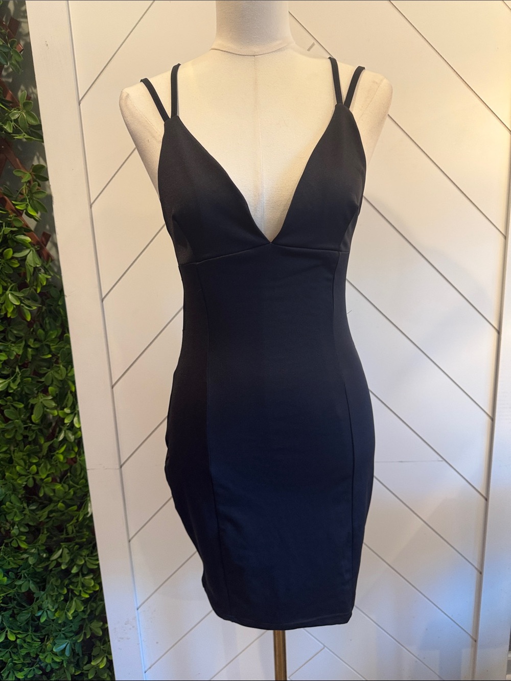 Be-All Trend-All Backless Black Mini Dress - Picture 4 of 12
